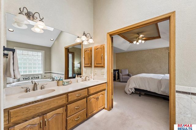 6151 S 102 Avenue, Omaha, NE 68127