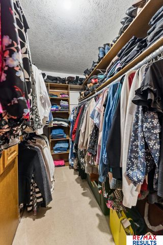 6151 S 102 Avenue, Omaha, NE 68127