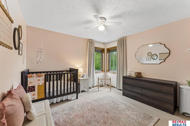 6151 S 102 Avenue, Omaha, NE 68127