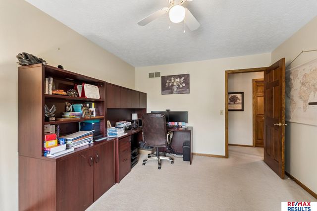 6151 S 102 Avenue, Omaha, NE 68127