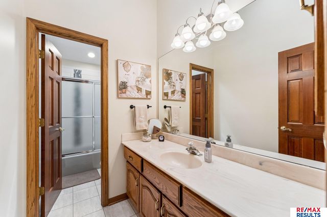 6151 S 102 Avenue, Omaha, NE 68127