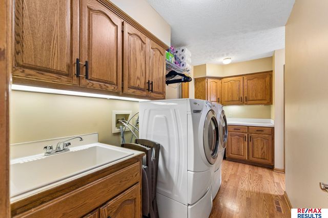 6151 S 102 Avenue, Omaha, NE 68127