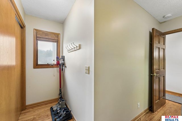 6151 S 102 Avenue, Omaha, NE 68127