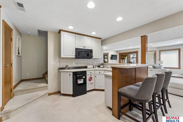 6151 S 102 Avenue, Omaha, NE 68127
