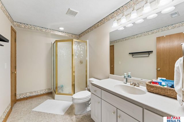 6151 S 102 Avenue, Omaha, NE 68127