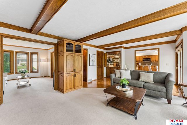 6151 S 102 Avenue, Omaha, NE 68127