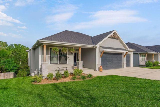 8461 Primrose Street, De Soto, KS 66018