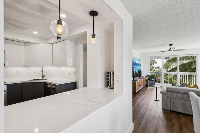 133 N Pompano Beach Boulevard Unit 210, Pompano Beach, FL 33062