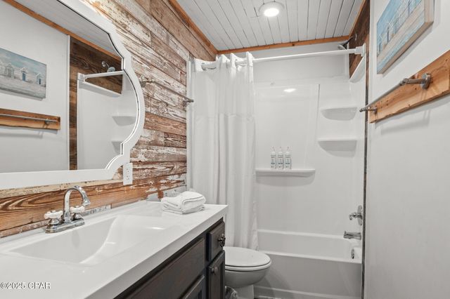 209 E Lakeshore Drive, Panama City Beach, FL 32413