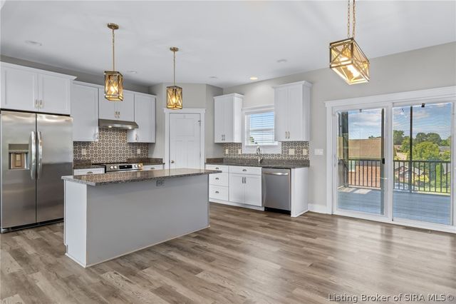 7901 Hillside Drive, Sellersburg, IN 47172