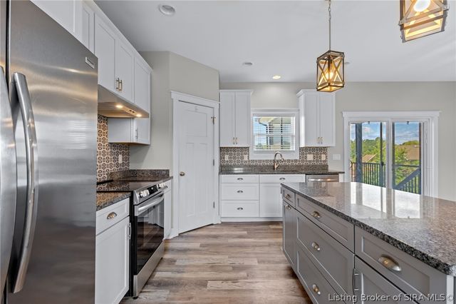7901 Hillside Drive, Sellersburg, IN 47172