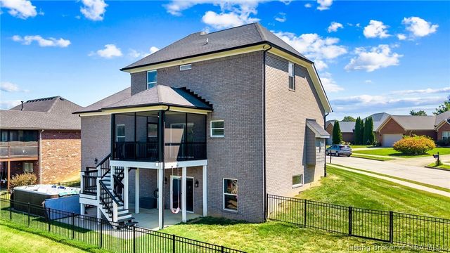 7901 Hillside Drive, Sellersburg, IN 47172