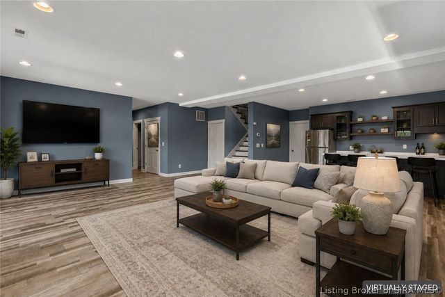 7901 Hillside Drive, Sellersburg, IN 47172