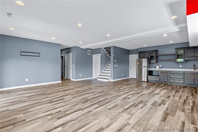 7901 Hillside Drive, Sellersburg, IN 47172