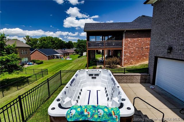 7901 Hillside Drive, Sellersburg, IN 47172