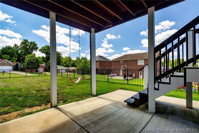 7901 Hillside Drive, Sellersburg, IN 47172