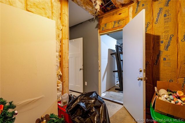 7901 Hillside Drive, Sellersburg, IN 47172