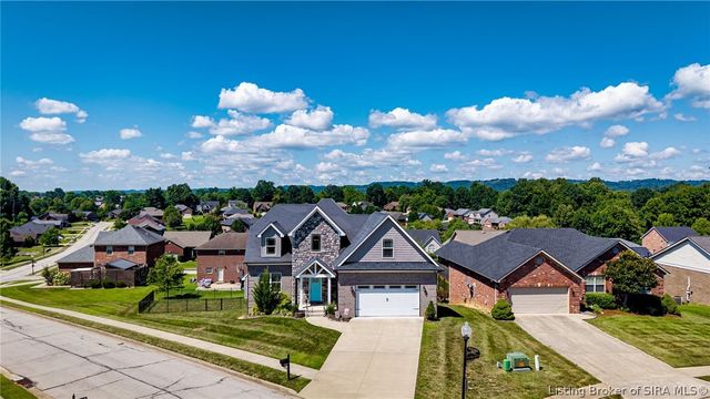 7901 Hillside Drive, Sellersburg, IN 47172