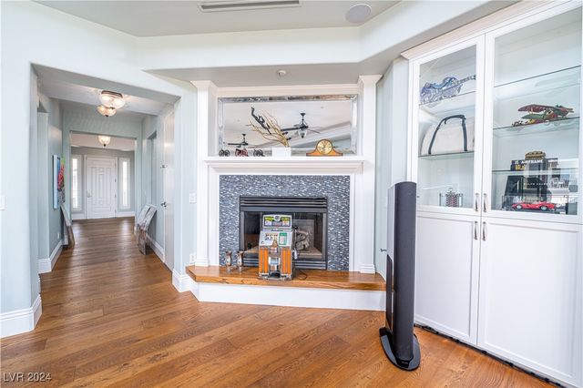 9219 Tesoras Drive 402, Las Vegas, NV 89144