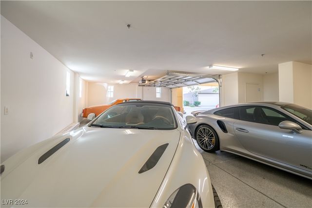 9219 Tesoras Drive 402, Las Vegas, NV 89144