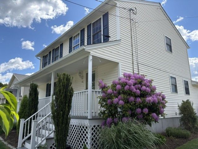42 Chestnut Street, Cumberland, RI 02864
