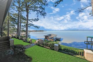 716 Shoreline Drive, Livingston, TX 77351