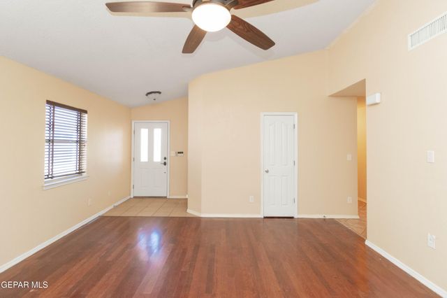 5652 RICK HUSBAND Drive, El Paso, TX 79934