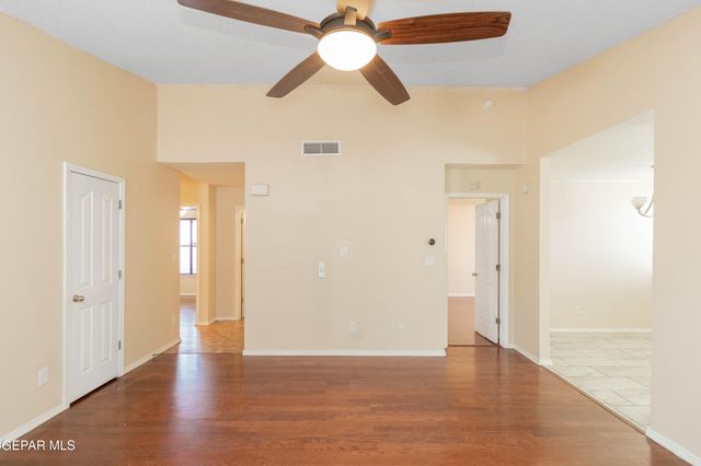 5652 RICK HUSBAND Drive, El Paso, TX 79934