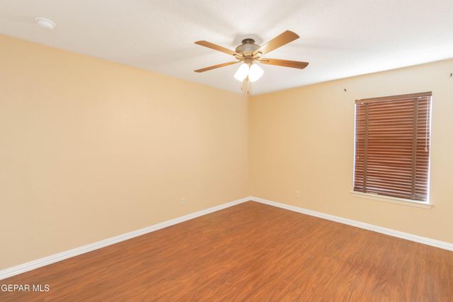 5652 RICK HUSBAND Drive, El Paso, TX 79934