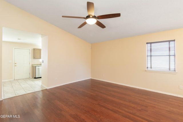 5652 RICK HUSBAND Drive, El Paso, TX 79934