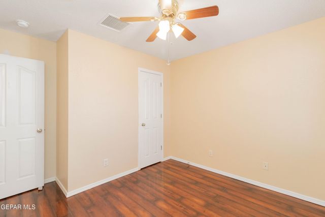 5652 RICK HUSBAND Drive, El Paso, TX 79934