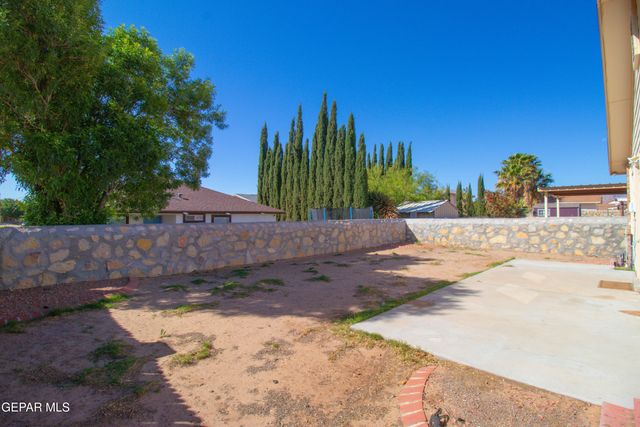 5652 RICK HUSBAND Drive, El Paso, TX 79934