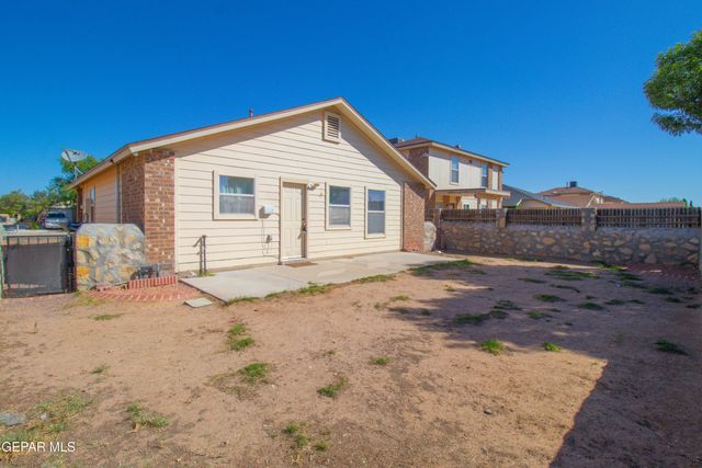 5652 RICK HUSBAND Drive, El Paso, TX 79934