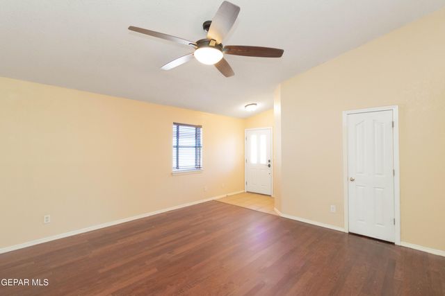 5652 RICK HUSBAND Drive, El Paso, TX 79934