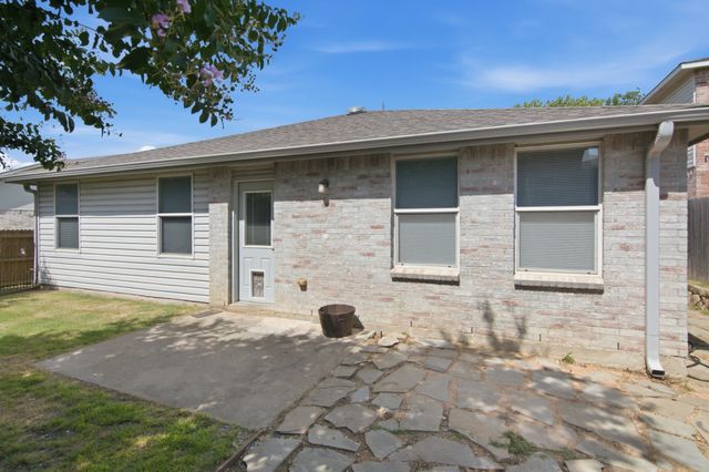 16536 Jasmine Springs Drive, Fort Worth, TX 76247