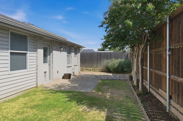 16536 Jasmine Springs Drive, Fort Worth, TX 76247