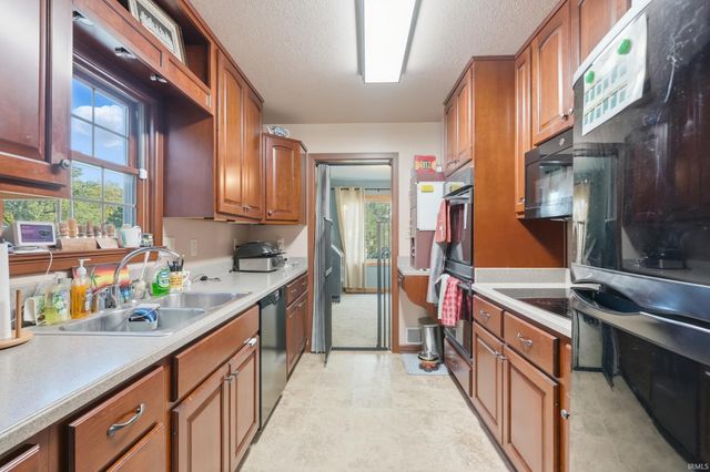 2653 Reed Road, Fort Wayne, IN 46815