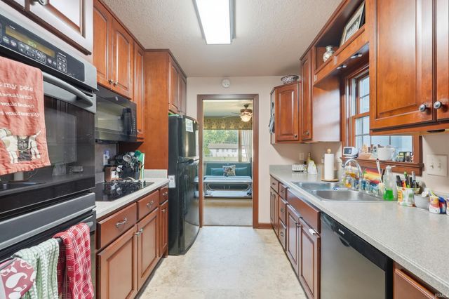 2653 Reed Road, Fort Wayne, IN 46815