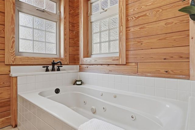 2111 Seminole Road, Norman, OK 73026