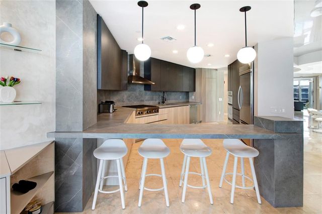 301 Hendricks Isle 7, Fort Lauderdale, FL 33301