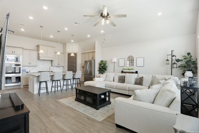 341 Misty Sails, Cibolo, TX 78108