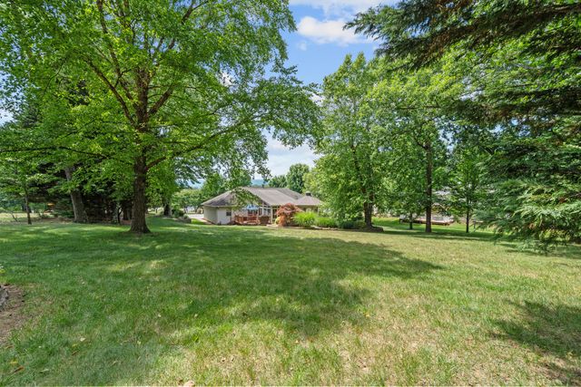 1475 Edgebrook RD, Salem, VA 24153
