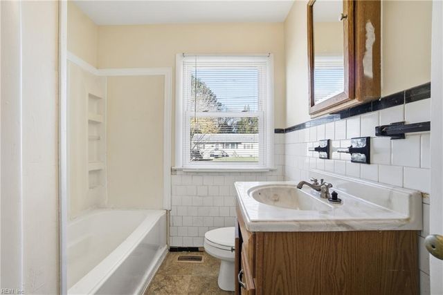 4817 81st ST, Newport News, VA 23605