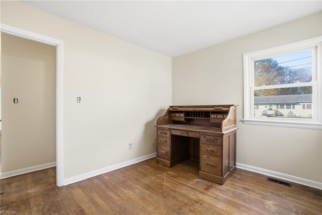 4817 81st ST, Newport News, VA 23605