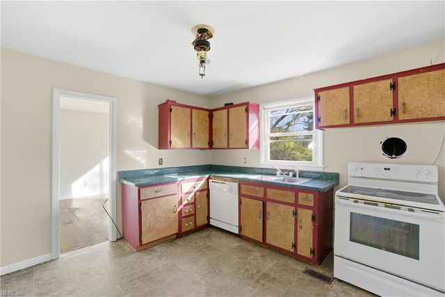 4817 81st ST, Newport News, VA 23605