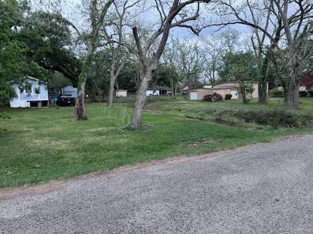 802 Foy Street, Sweeny, TX 77480