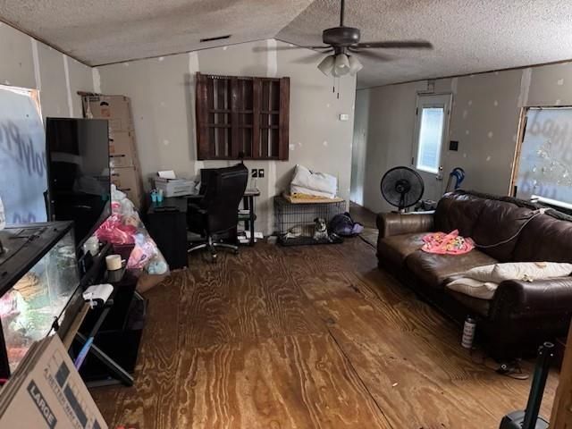 802 Foy Street, Sweeny, TX 77480