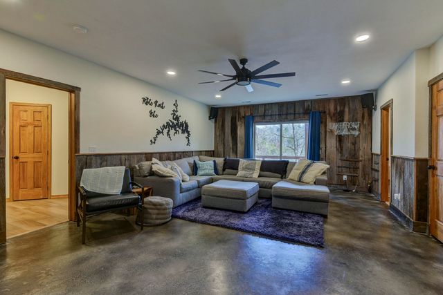 27534 Farm Road 2240, Shell Knob, MO 65747