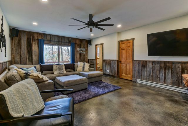 27534 Farm Road 2240, Shell Knob, MO 65747