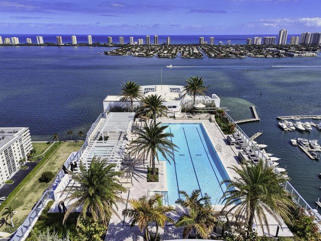 220 Lake Shore Drive 605, Lake Park, FL 33403